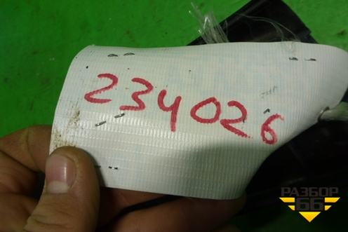 Накладка стойки (центральной правой) (7L6853318D) для Volkswagen Touareg c 2002-2010г (Туарег)