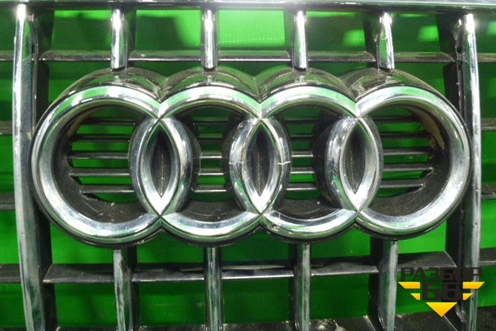 Решетка радиатора (после 2012г под парктроник) (8R0853651S) для Audi Q5 c 2008-2017г (Ку 5)