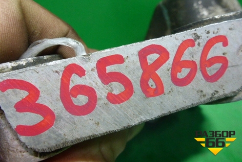 Кронштейн двигателя правый (9647029580) для Peugeot 407 с 2004г