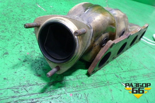 Коллектор выпускной (правый 4.2л BGH) (077253034T) для Volkswagen Phaeton с 2002-2014г