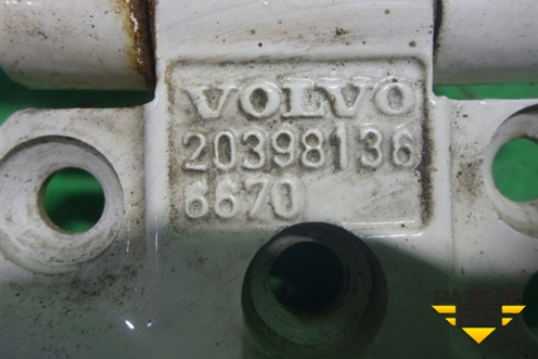 Петля двери правой верхняя  (20398136) для Volvo  TRUCK FM с 2001-2013г