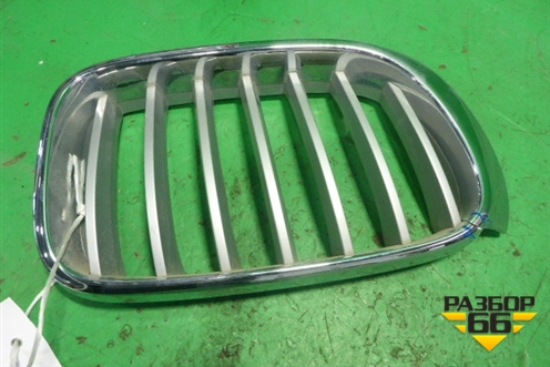 Решетка радиатора правая (М-Пакет) (51117210726) для BMW X4 F26 с 2014г