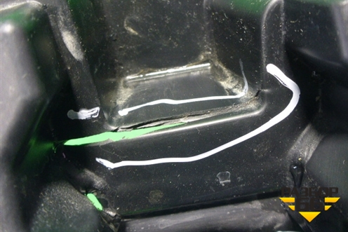 Наполнитель заднего бампера (пластиковый) (DS7317E899B) для Ford Mondeo 5 с 2015г