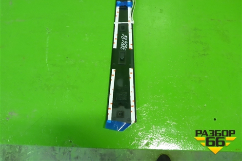 Накладка двери задней правой (на рамку новая) (832602W000) для Hyundai Santa Fe с 2012г