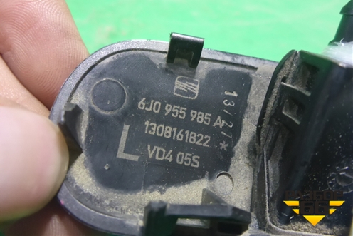 Форсунка омывателя лобового стекла (левая с обогревом) (6J0955985A) для Seat Ibiza с 2008-2017г