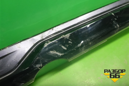 Накладка заднего бампера (после 2015г Executive) (76871D8010) ( 76871D8020) для Toyota Land Cruiser (200) с 2008г (Ленд Крузер)