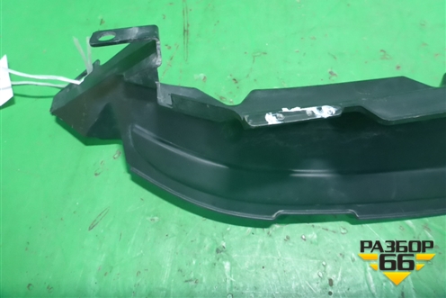 Пыльник радиатора верхний (C1BBA001A04A) для Ford Fiesta с 2008-2015г