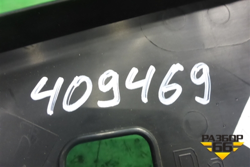 Накладка на торпедо (боковая правая) (9655989477) для Peugeot 408 с 2012г
