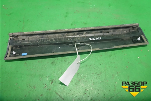 Накладка двери задней правой (до 2012г не крашеная) (8R0853970E) для Audi Q5 c 2008-2017г (Ку 5)