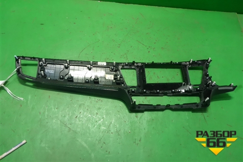 Накладка на торпедо (847403T000) для Kia Quoris с 2012г