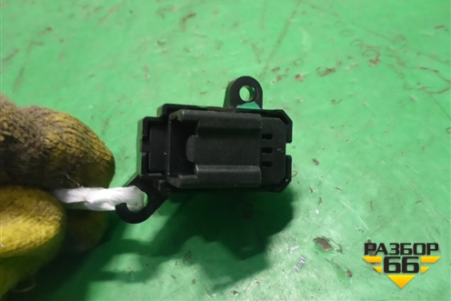 Кнопка центрального замка (левая) для Mazda CX 7 с 2006-2012г