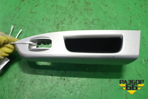Накладка двери задней правой (на обшивку) (935801C020) для Hyundai Getz с 2002г