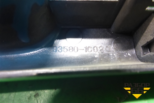 Накладка двери задней правой (на обшивку) (935801C020) для Hyundai Getz с 2002г