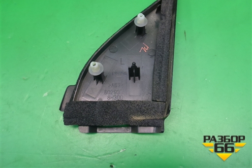Накладка двери передней левой уголок (802938H300) для Nissan X-Trail (Т30) с 2000-2007г