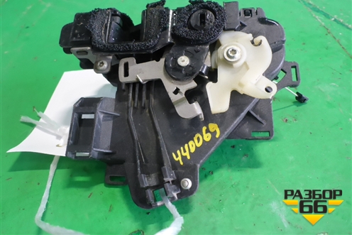 Замок двери задней левой для Volkswagen Polo с 2001-2009г