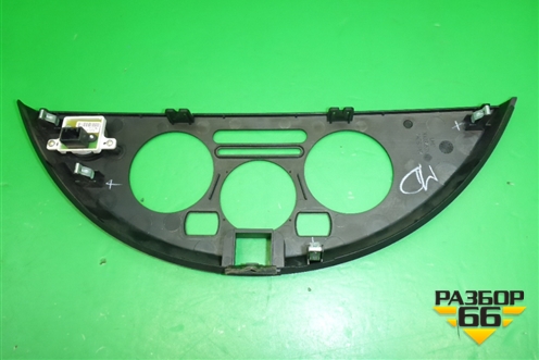 Накладка на торпедо (на печку) для Nissan Note (Е11) с 2005-2013г