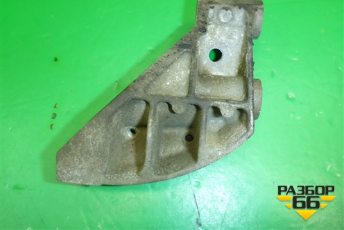 Кронштейн генератора ( 1.4л CR14) (11710BX005) для Nissan Note (Е11) с 2005-2013г
