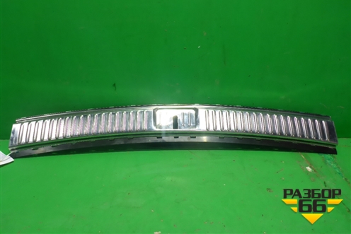 Обшивка багажника (на заднюю панель) (7P0863459F) для Volkswagen Touareg с 2010-2018г