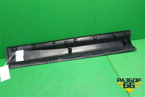 Накладка двери передней правой (DK6221064AD) для Land Rover Range Rover Sport с 2013-2022г