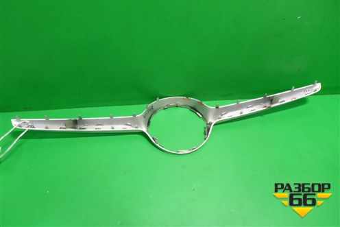 Накладка на решетку радиатора (AMG) (A1768880085) для Mercedes Benz A180/200/250 W176 с 2012
