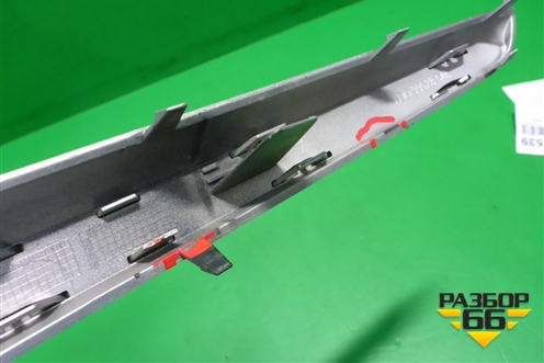Накладка на решетку радиатора (AMG) (A1768880085) для Mercedes Benz A180/200/250 W176 с 2012