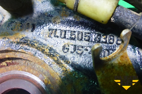 Кулак задний правый (7L0505438B) для Volkswagen Touareg c 2002-2010г