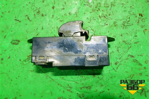 Кнопка стеклоподъёмника (правая) (MR587879) для Mitsubishi Lancer-9  с 2003-2008г (Лансер)