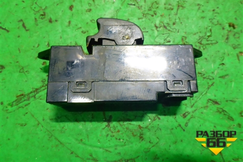 Кнопка стеклоподъёмника (правая) (MR587879) для Mitsubishi Lancer-9  с 2003-2008г (Лансер)