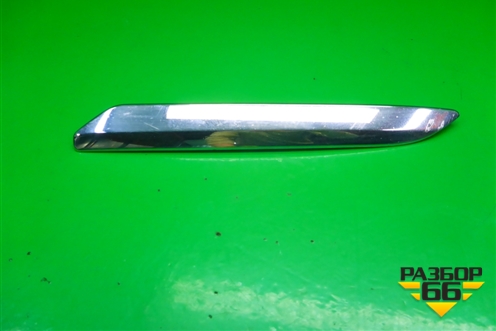 Накладка переднего бампера правая (9682198577) для Citroen C5 с 2008г