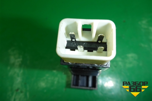 Кнопка открывания багажника (M113718070BA) для Chery M-11 с 2010-2015г (М11)