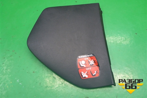 Накладка на торпедо (боковая правая) (9634506777) для Peugeot 307 с 2001-2007г