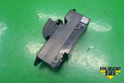 Кнопка стеклоподъёмника (задняя правая) (8608A100) для Mitsubishi Lancer-9  с 2003-2008г (Лансер)