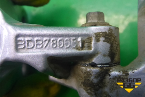 Петля двери задней левой верхняя (BDB780051) для Land Rover Discovery 3 с 2004-2009г