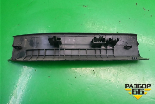 Накладка порога внутренняя заднего правого (BHN968730) для Mazda Mazda 3 (BM) с 2013-2019г