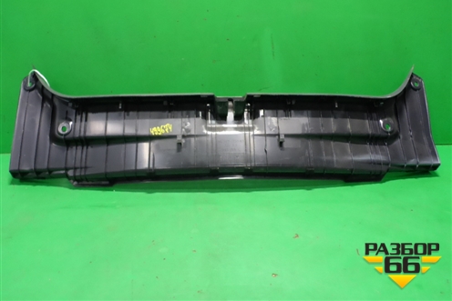 Обшивка багажника на заднюю панель (5838733140) для Toyota Camry V70 с 2017г (Камри)