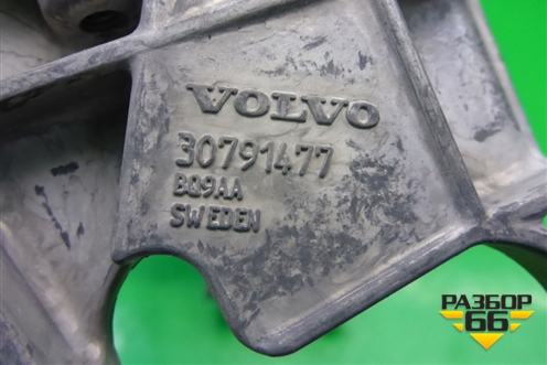 Кронштейн (магнитолы) (30791477) для Volvo XC70 с 2007г