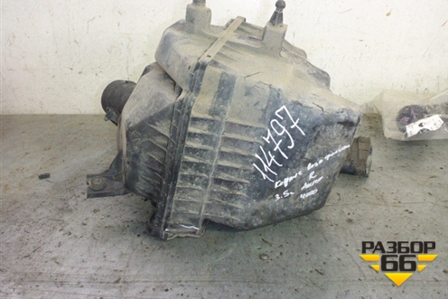 Корпус воздушного фильтра (правый35) для Infiniti Infiniti M35/45 (Y50) с 2004-2009г