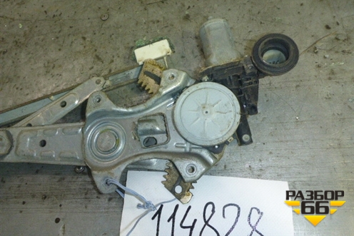 Стеклоподъёмник электрический задний левый для Infiniti Infiniti M35/45 (Y50) с 2004-2009г