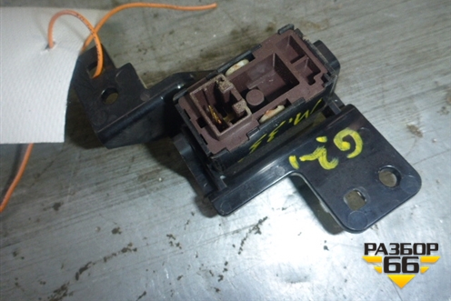 Кнопка открывания багажника для Infiniti Infiniti M35/45 (Y50) с 2004-2009г