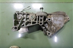 Кронштейн компрессора кондиционера (1.4л K4JG780) (8200242569) для Renault Clio с 2005-2012г