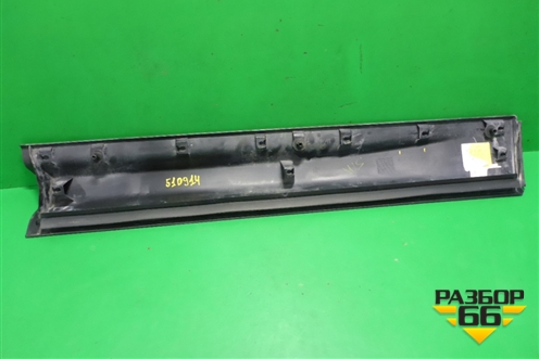 Накладка двери передней левой (LR125989) для Land Rover Range Rover Sport с 2013-2022г