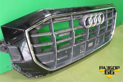 Решетка радиатора (под парктроник) (4M8853651) для Audi Q8 с 2018г