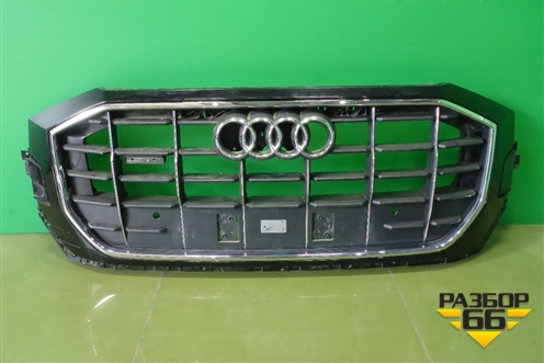 Решетка радиатора (под парктроник) (4M8853651) для Audi Q8 с 2018г