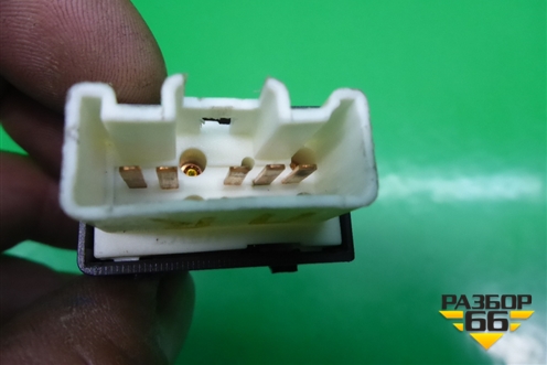 Кнопка стеклоподъёмника (LAX3746210) для Lifan Breez с 2007г (Бриз)