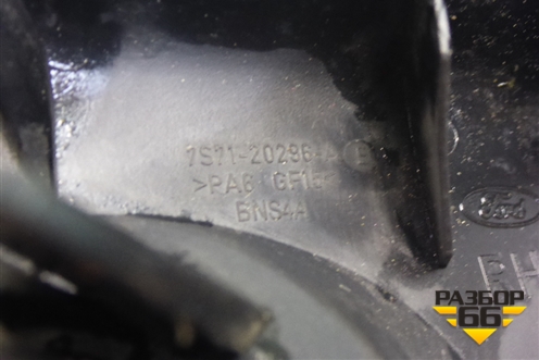 Накладка двери передней правой уголок (7S7120296AEW) для Ford Mondeo 4 с 2006-2014г