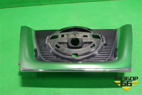 Накладка на решетку радиатора (после 2010г под камеру) (62312BR10A) для Nissan Qashqai (J10E) с 2006-2013г