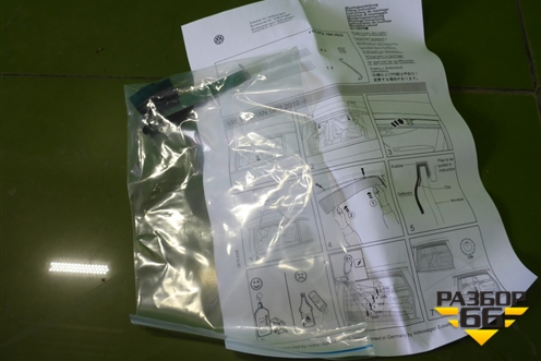 Ветровики (задние новые) (1T0072194HU3) для Volkswagen Touran с 2010-2016г