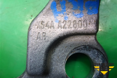 Петля двери передней правой нижняя (XS4AA22800AB) для Ford Focus 1 с 1998-2004г