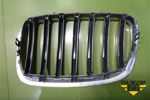 Решетка радиатора правая (51137305590) для BMW X5 E70 с 2007-2013г