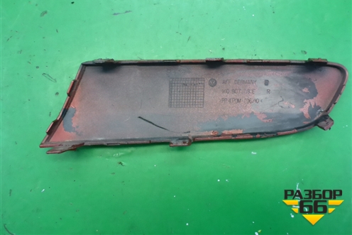 Накладка переднего бампера правая (1K0807718E) для Volkswagen Jetta с 2005-2011г